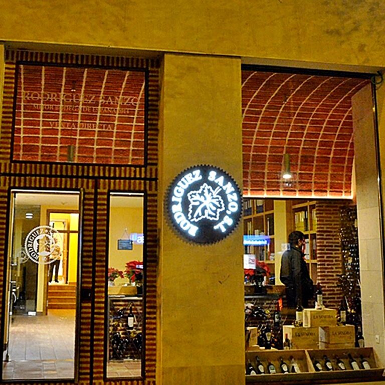 Oficinas Tienda Bodega Vino (Valladolid)