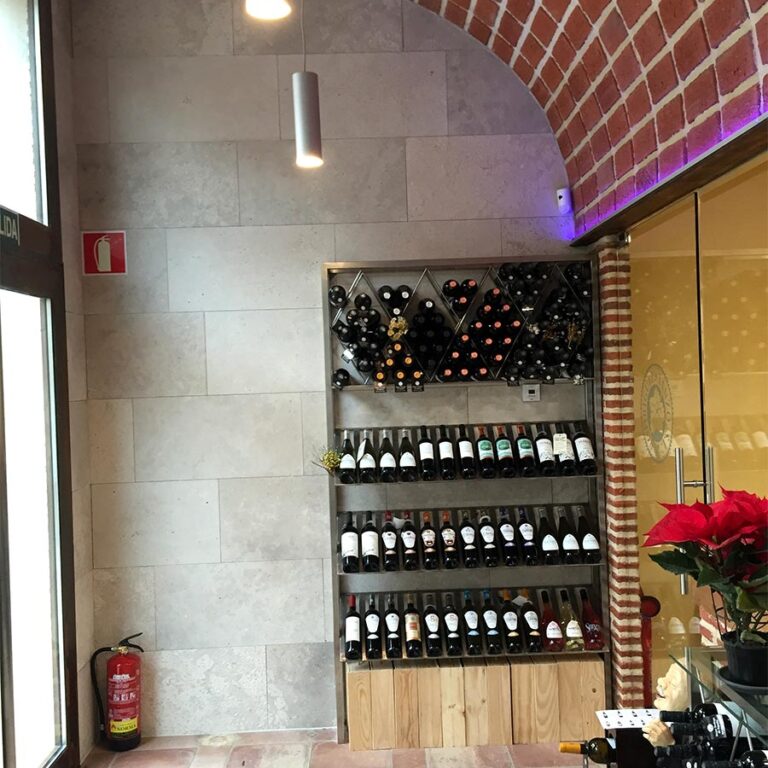 Oficinas Tienda Bodega Vino (Valladolid)
