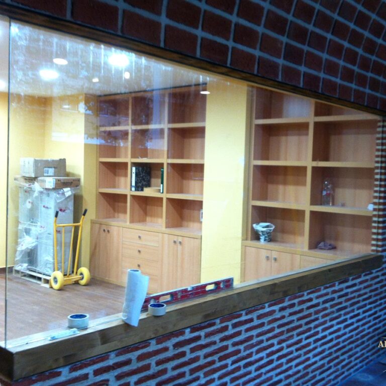 Oficinas Tienda Bodega Vino (Valladolid)